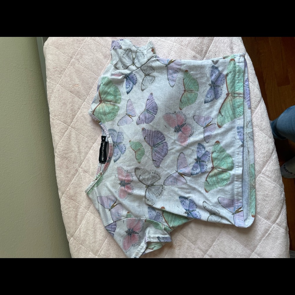 Pretty Little Thing Crop Top No Rips Or Stains ! 💚